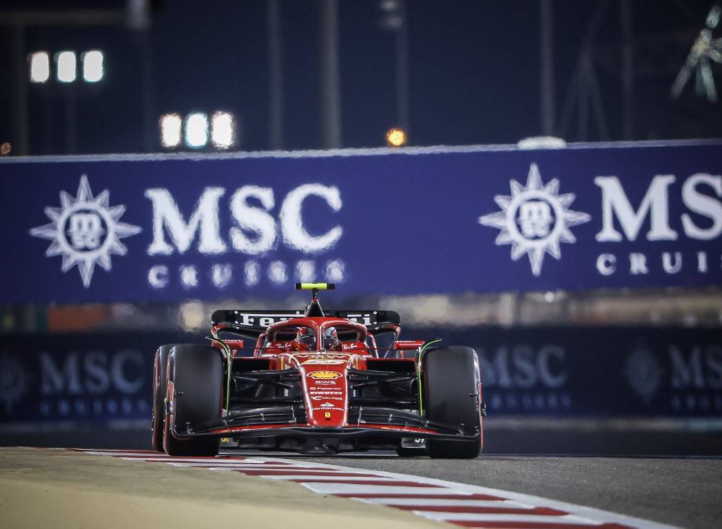 F1'de sezonun ilk yarışı Bahreyn Grand Prix'sini Verstappen kazandı 10